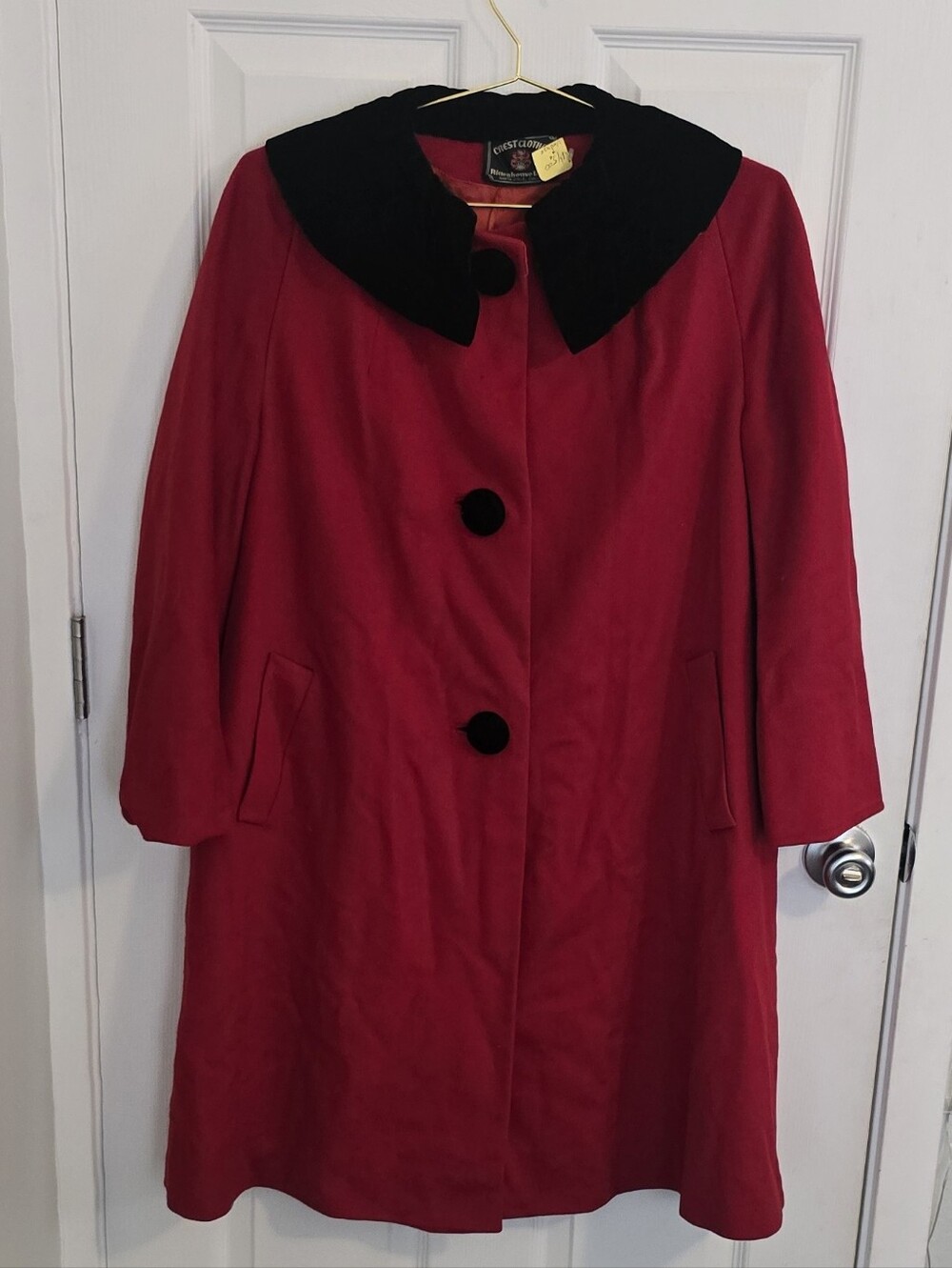 Vintage Crest Clothes Red Wool Coat Black Velvet Collar Santa Cruz California